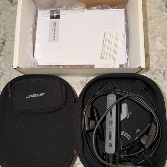 Bose Proflight Series 2 Aviation Headset - Picture 3 of 4
